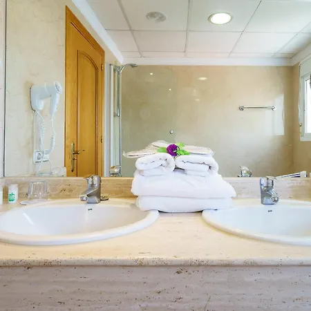 Hotel Isabel 4*