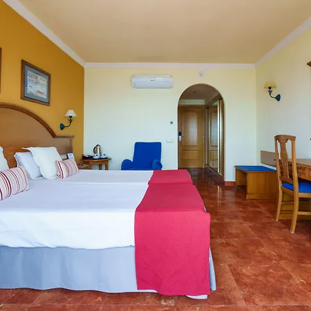Isabel Hotel 4*