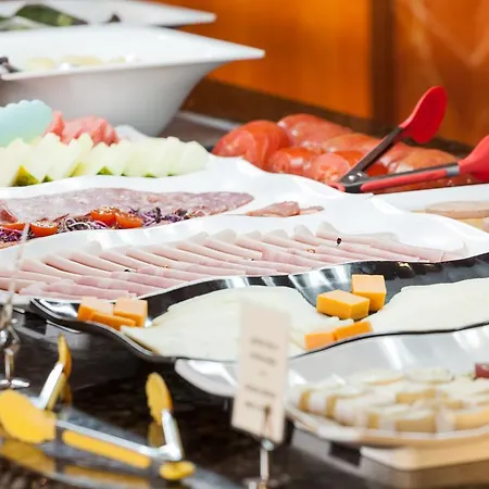 Isabel 4* טורמולינוס