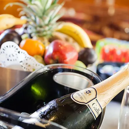 Isabel טורמולינוס